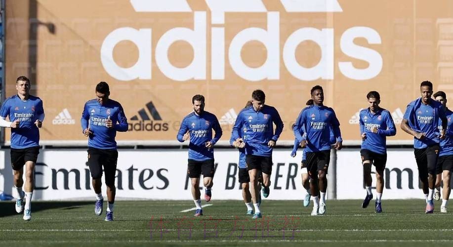 马卡:皇马进行恢复性训练 本泽马&阿拉巴缺席